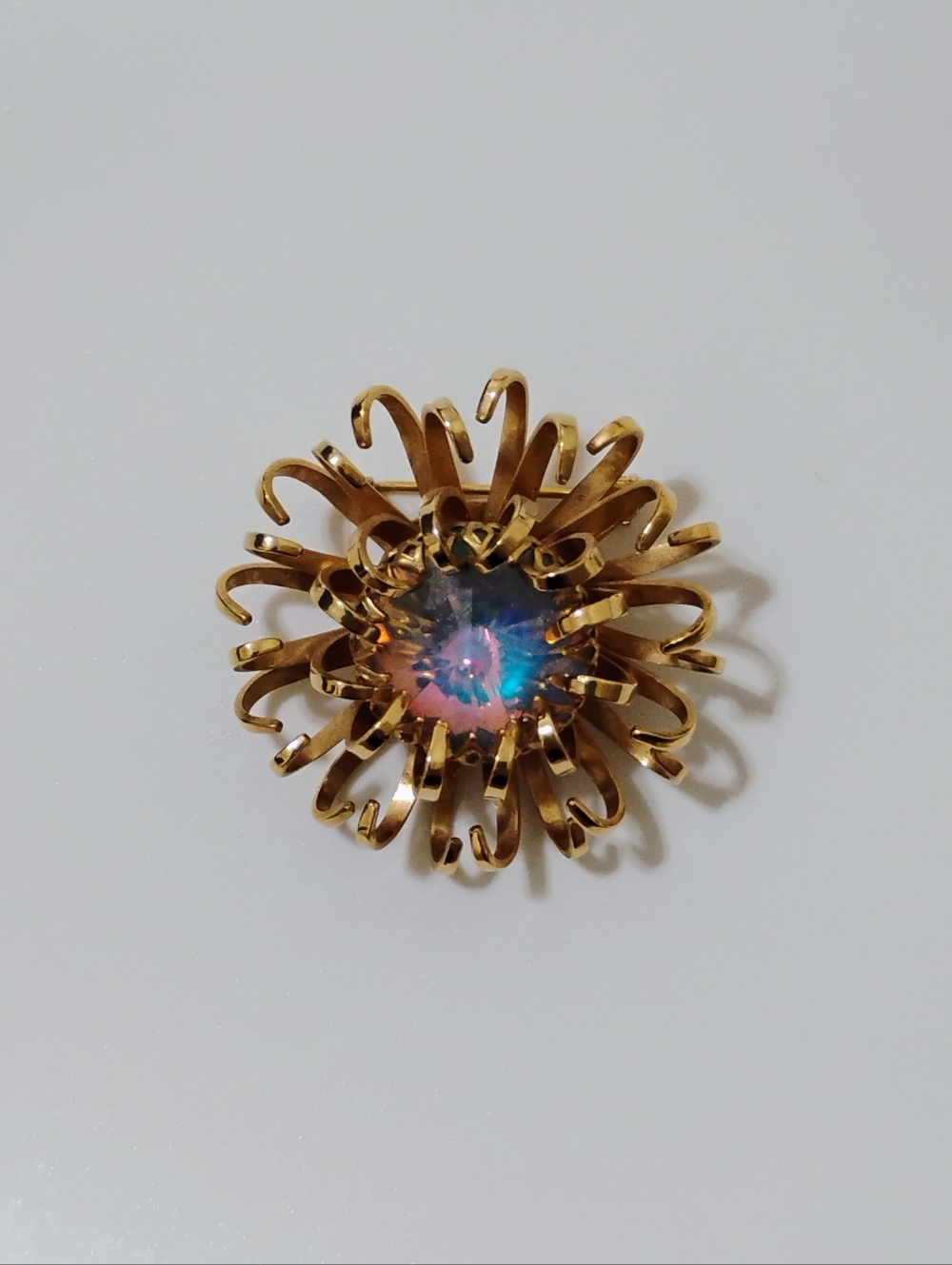 Vintage 1969 Sarah Coventry Mystic Blue Gold Tone Swarovski Rivoli Brooch Pin